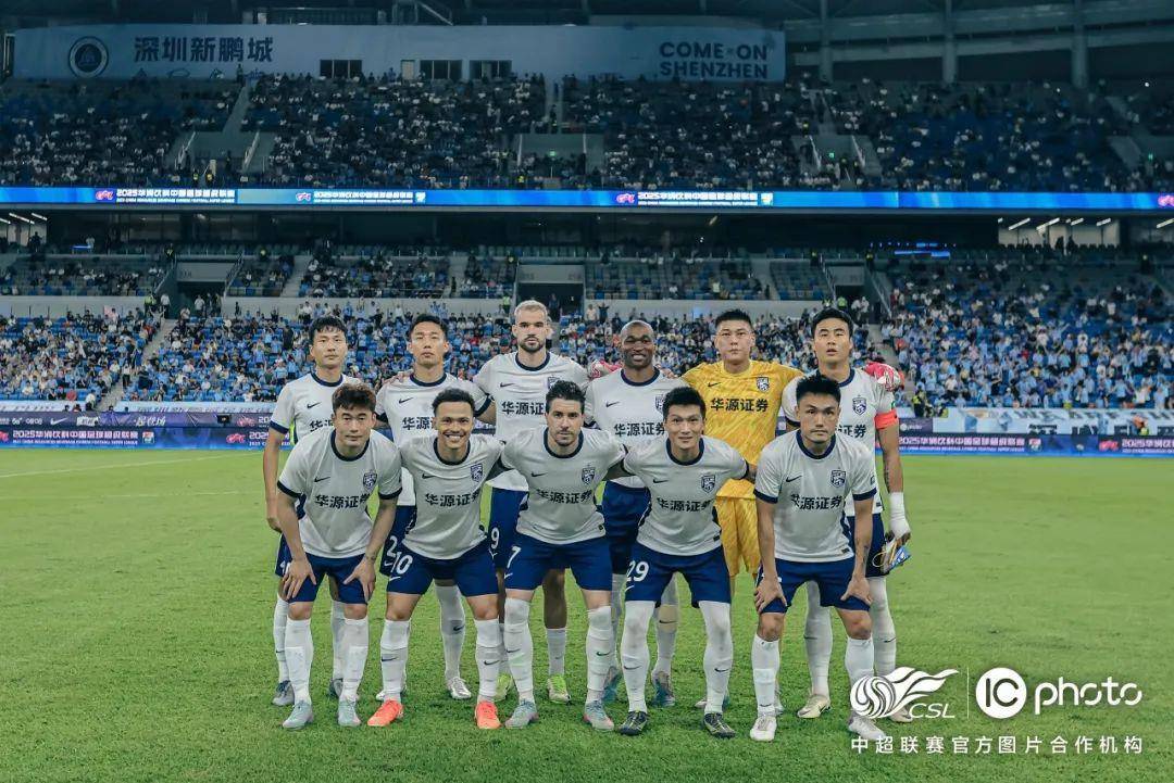 加时末段武汉三镇调整名单以备德甲，完成体检环节打磨，球迷炸锅，阵容厚度经受考验的简单介绍