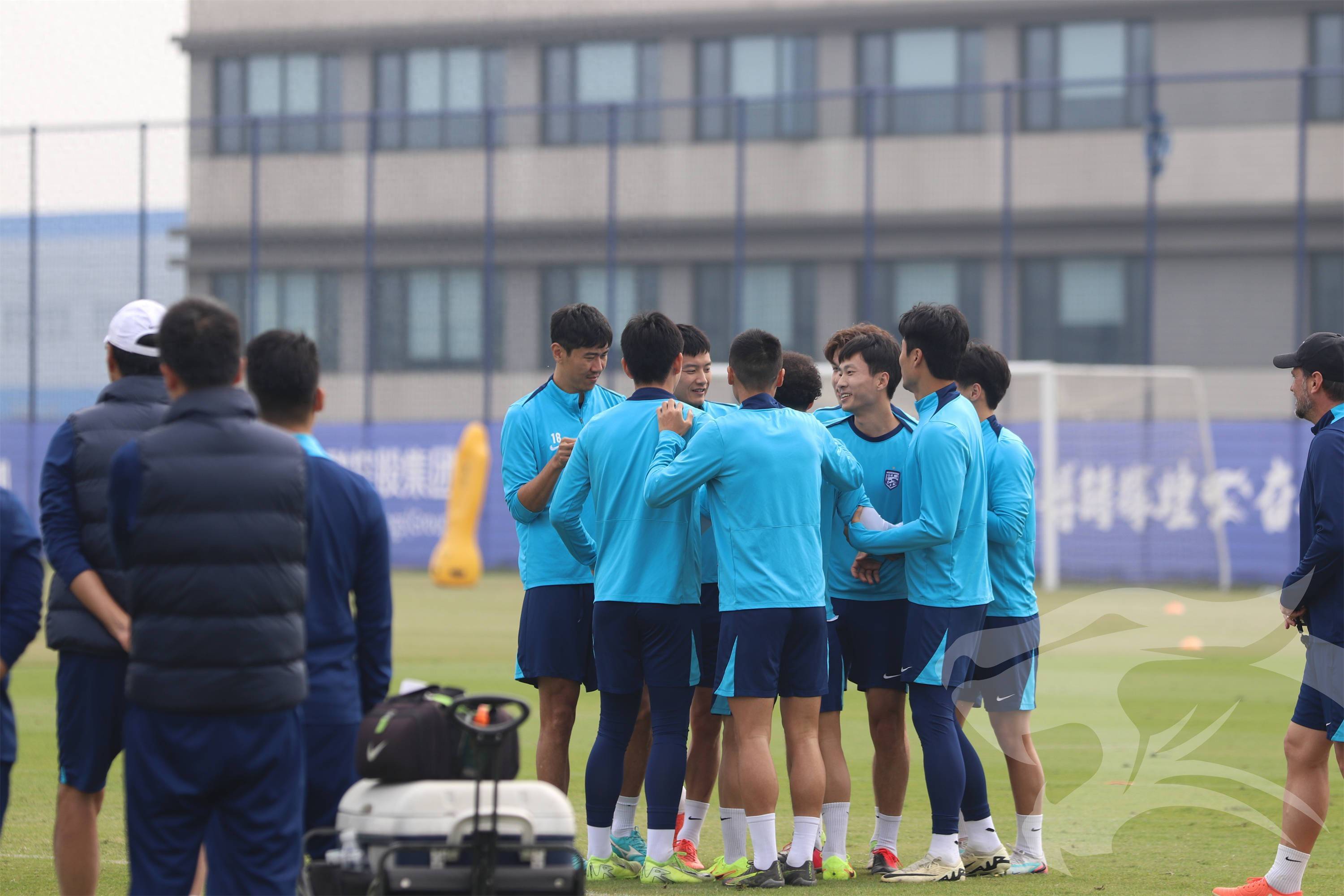 加时末段武汉三镇调整名单以备德甲，完成体检环节打磨，球迷炸锅，阵容厚度经受考验的简单介绍